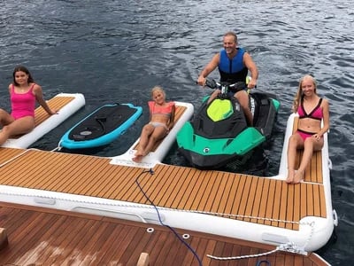 Entspannung auf dem Meer neu definiert mit einem luxuriösen boot pool für Superyachten