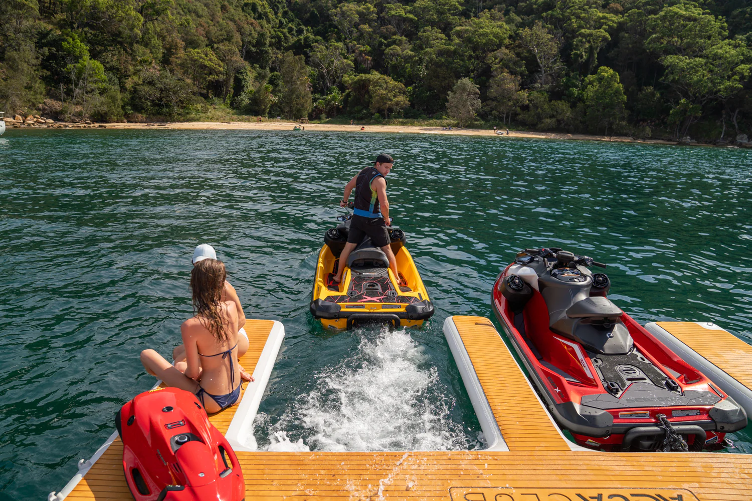 Entspannung auf dem Meer neu definiert mit einem luxuriösen boot pool für Superyachten