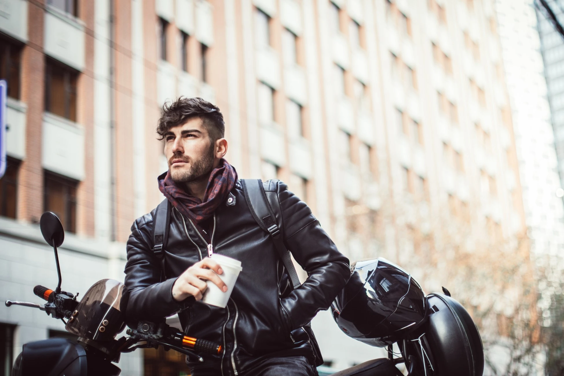Herren Lederjacke für Herbst und Winter: So bleiben Sie stilvoll und warm